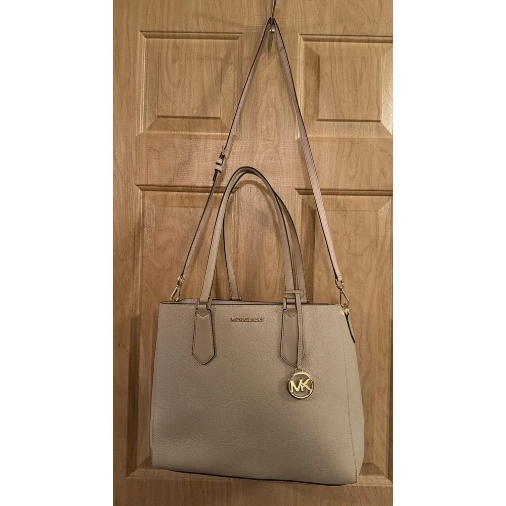 MICHAEL KORS  Pre-Owned Large 3-in-1 Tote Bag. Nude Color.  Excellent Condition!